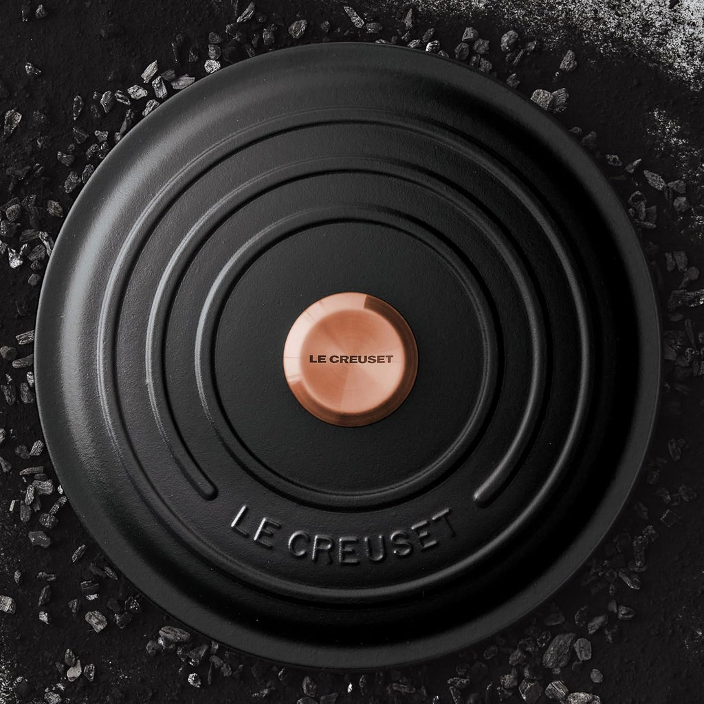 6.75-quart Round Wide Dutch Oven with Copper Knob D574