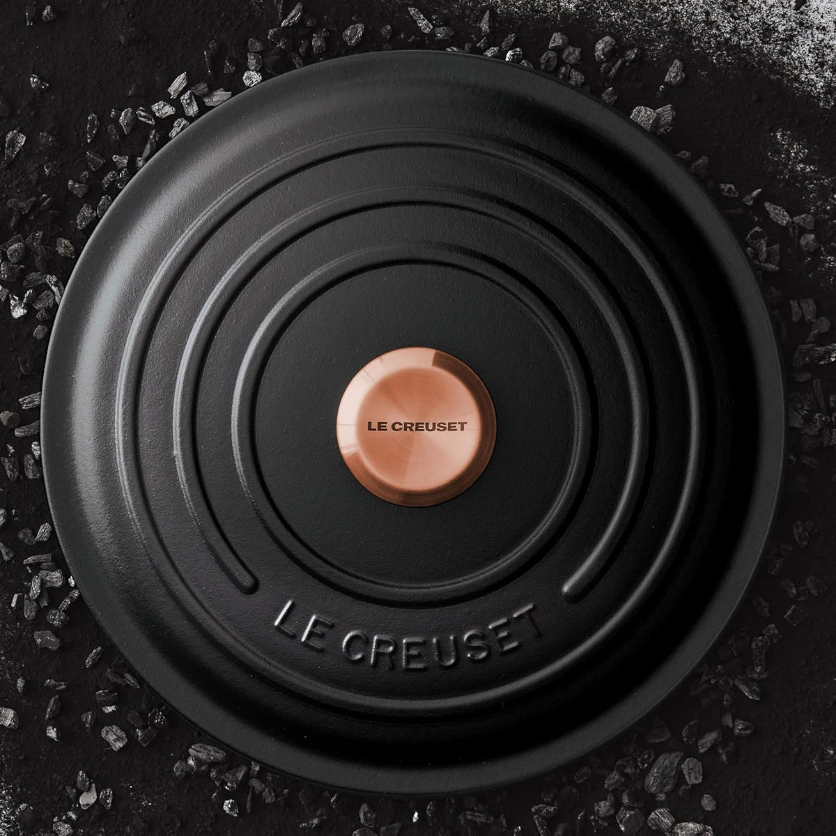 6.75-quart Round Wide Dutch Oven with Copper Knob D574