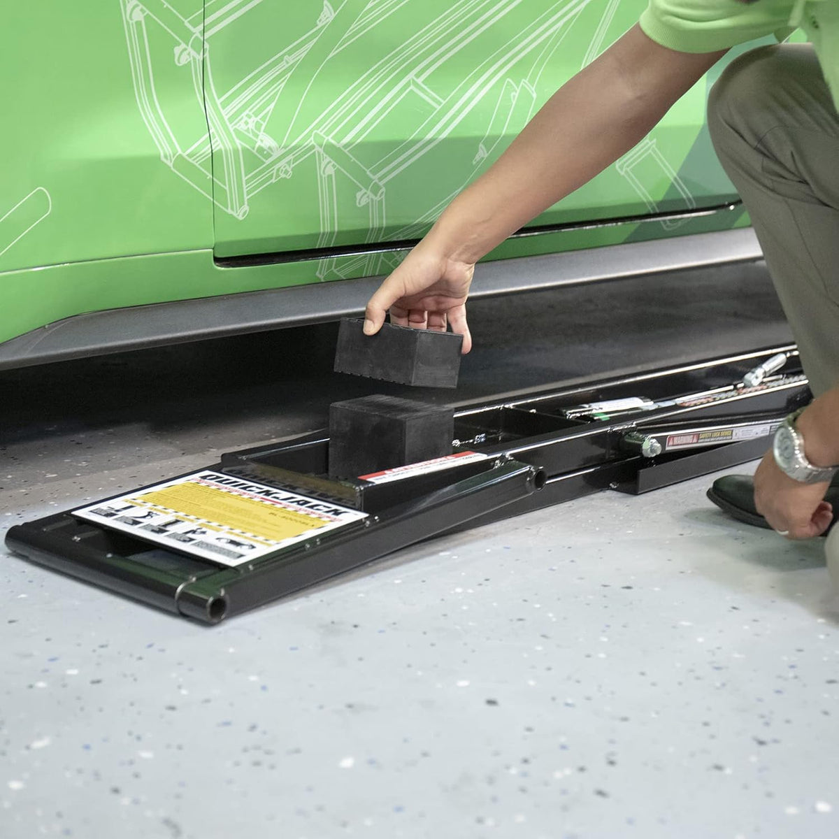 Portable Car Lift with 110V Power Unit P412373