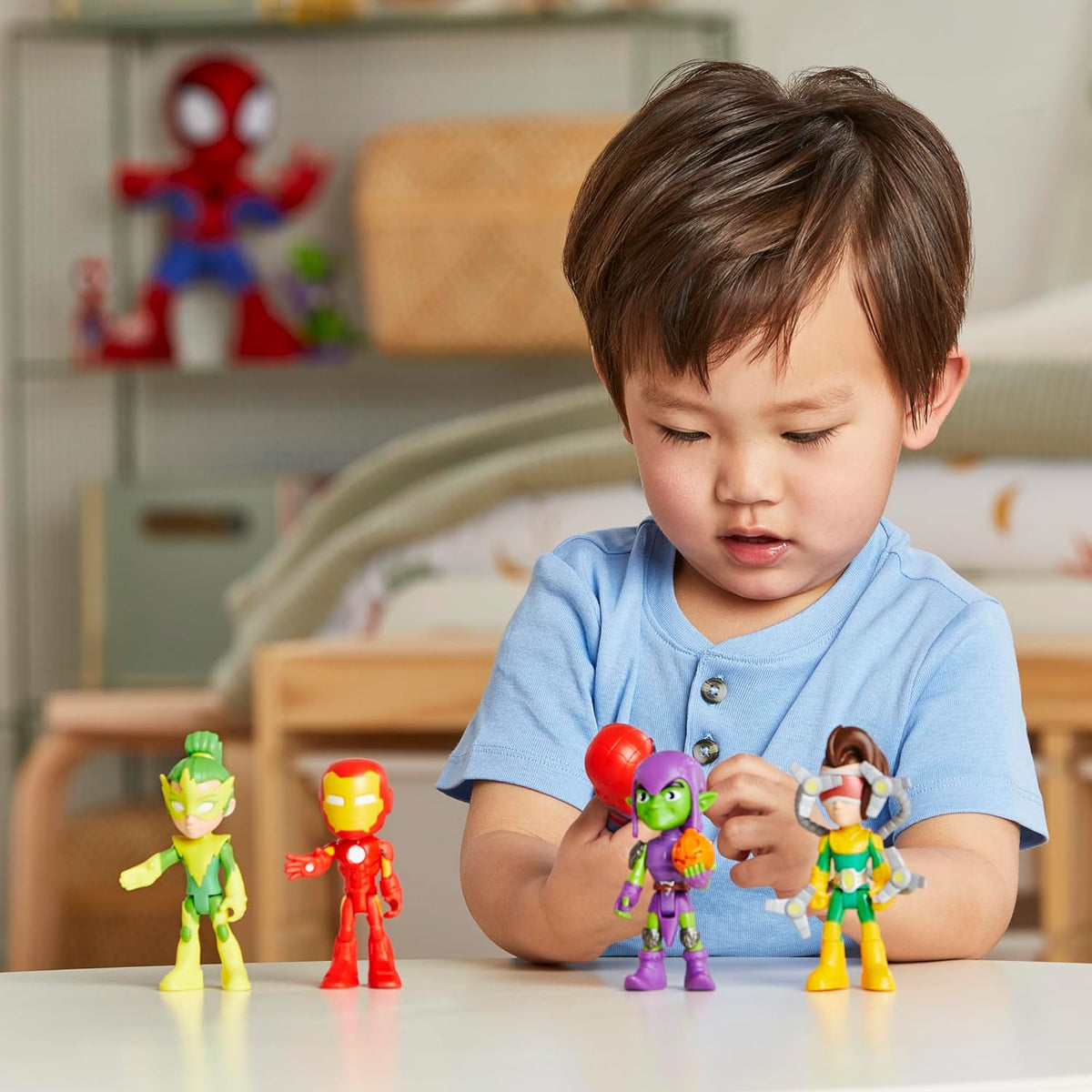 5 Action Figures 4-Inch V841591