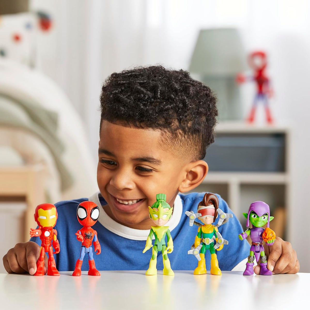 5 Action Figures 4-Inch V841591