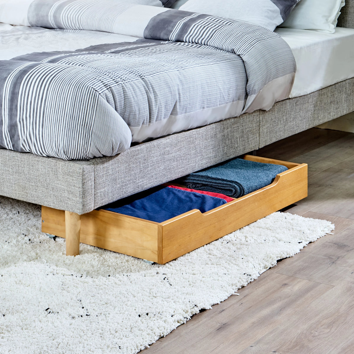 Solid Wood Under Bed Storage Drawer with 4-Wheels B322