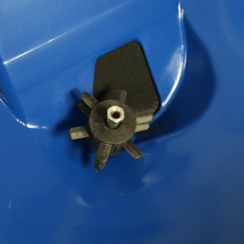 70 Pound Broadcast Spreader Q49379
