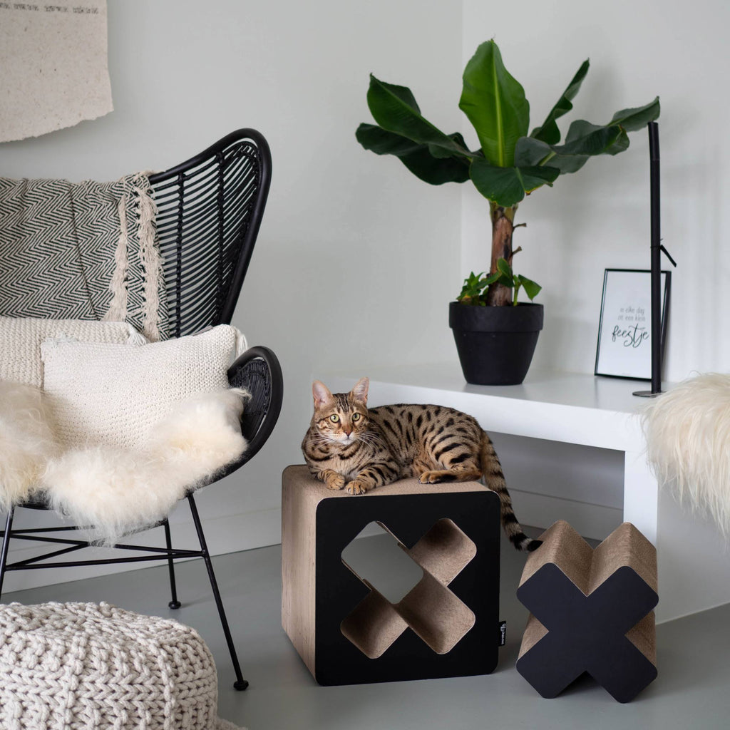 Black Large Cardboard Cat Scratcher Q450